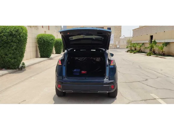 Car image 24