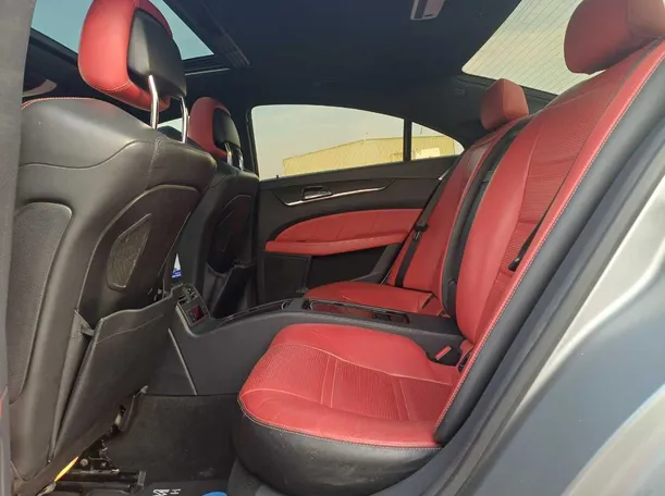 Car image 13