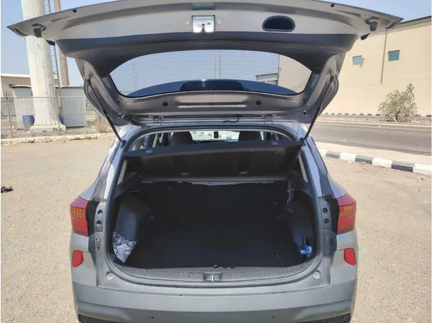 Car image 23