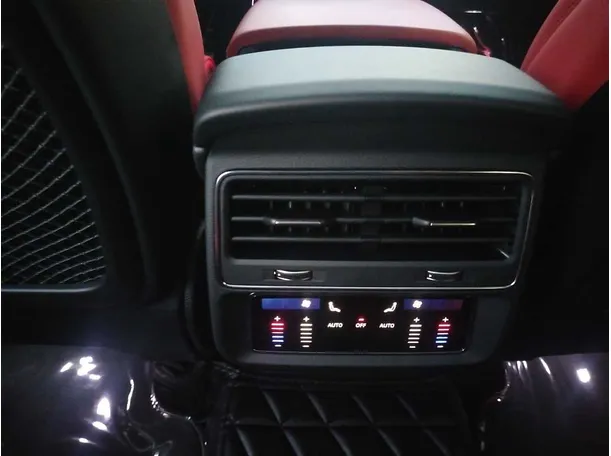 Car image 40