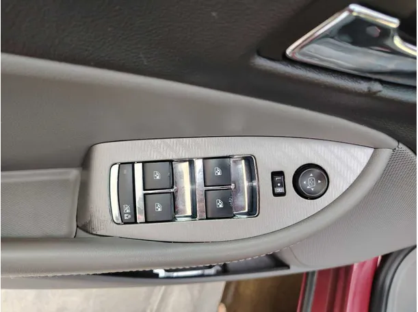 Car image 33
