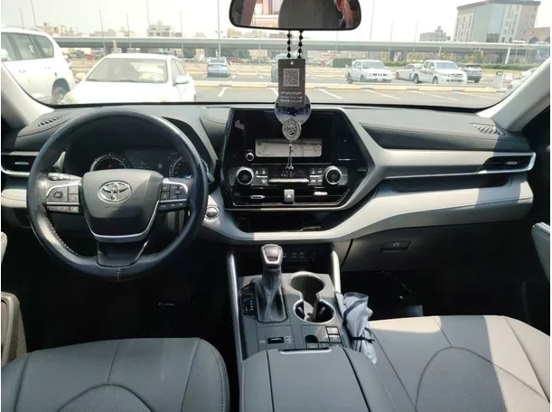 Car image 22