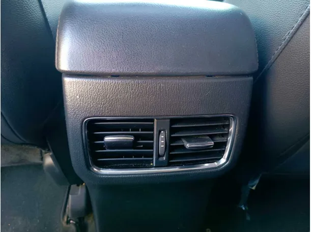 Car image 35