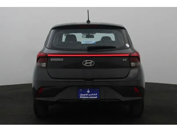 Car image 12