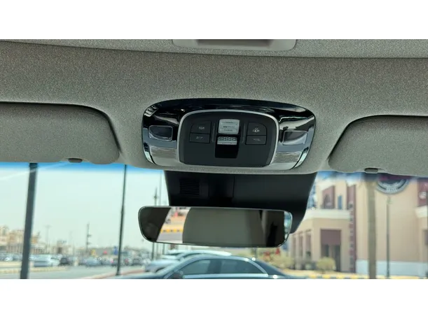 Car image 27