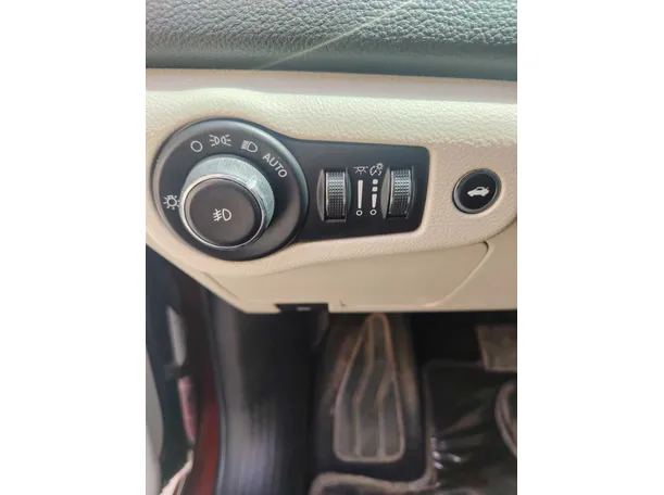 Car image 29