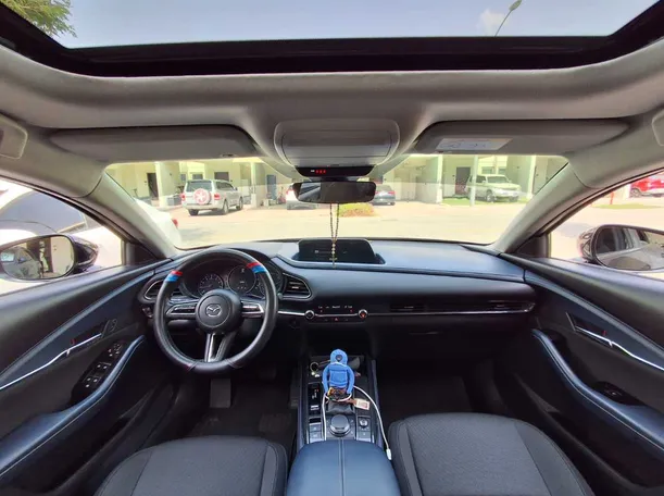 Car image 18