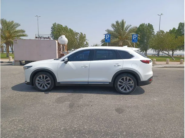 Car image 8