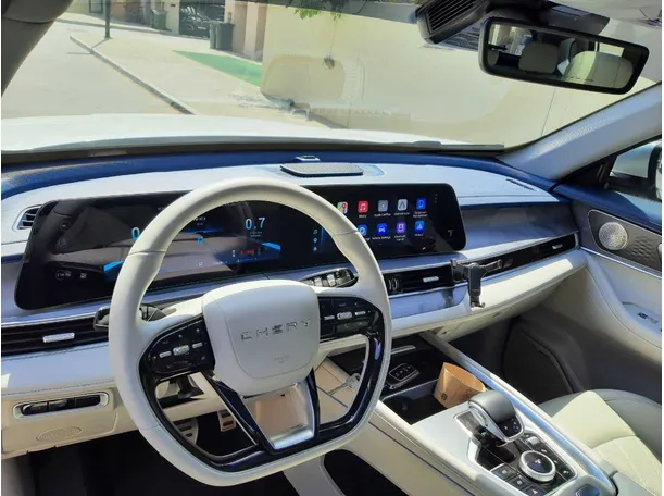 Car image 11