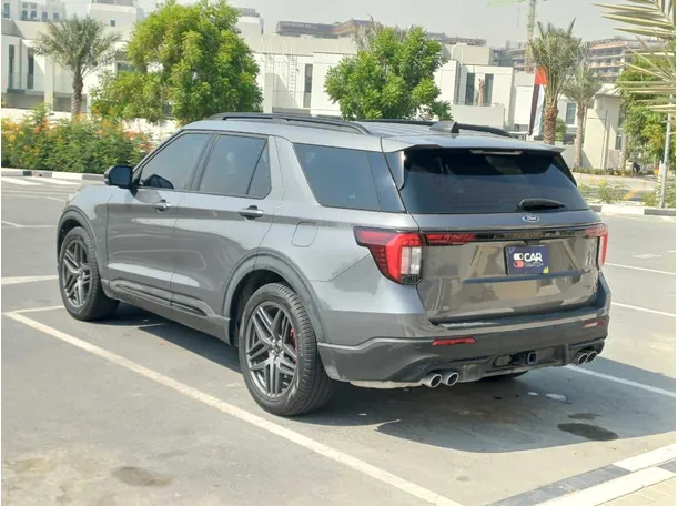 Car image 7