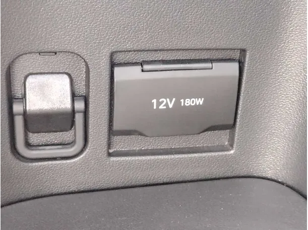 Car image 32