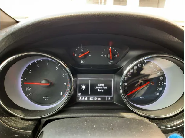 Car image 18