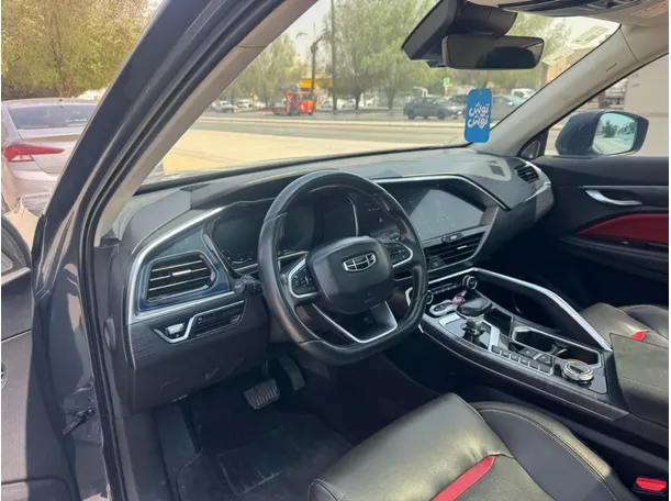 Car image 11