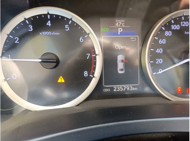 Car image 26
