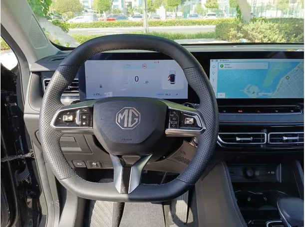 Car image 17