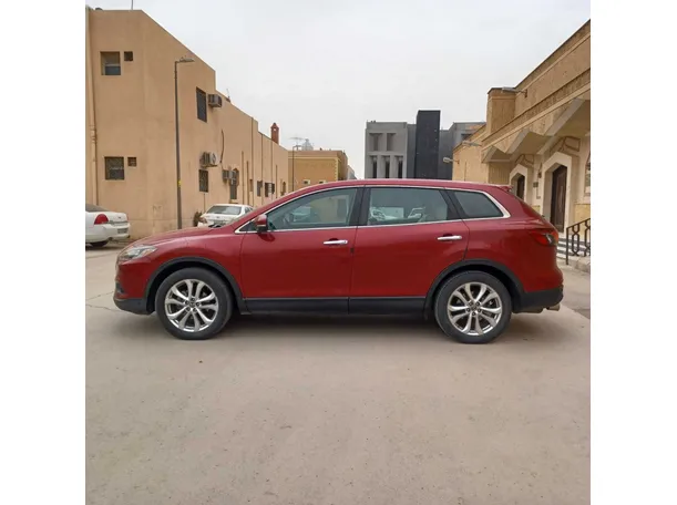 Car image 8