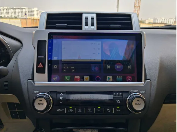 Car image 18
