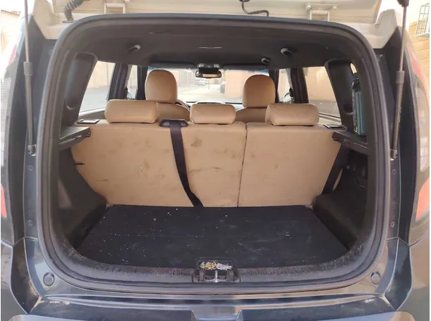 Car image 25