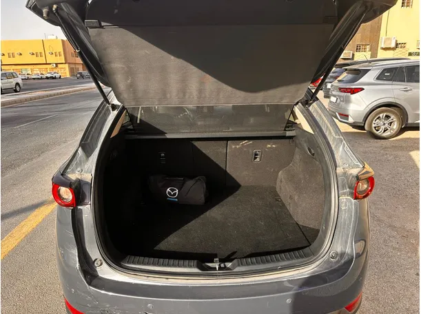 Car image 24