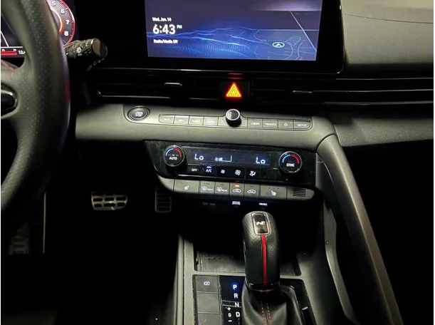 Car image 12