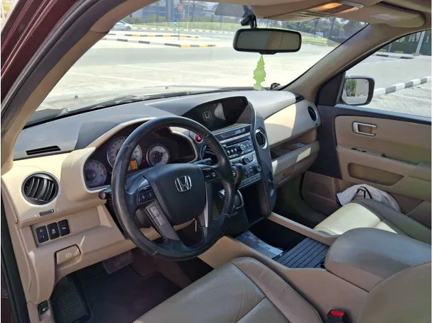 Car image 11