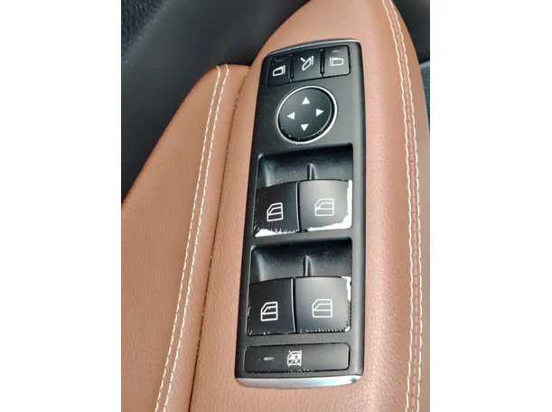 Car image 33