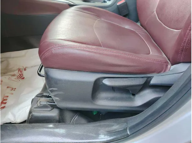 Car image 32