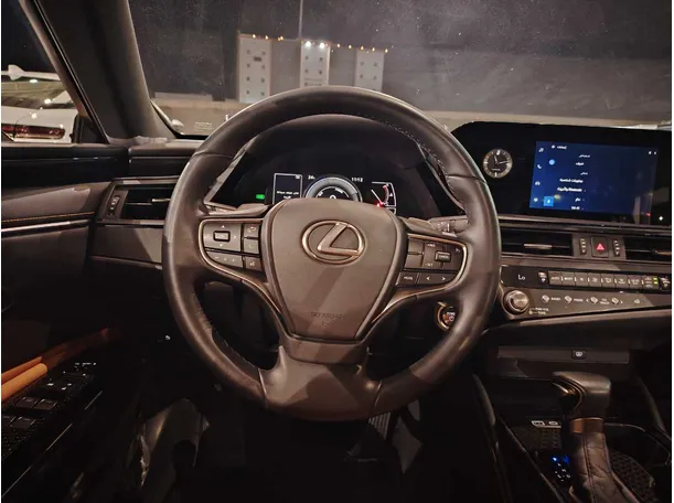 Car image 28