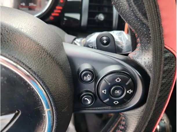 Car image 34