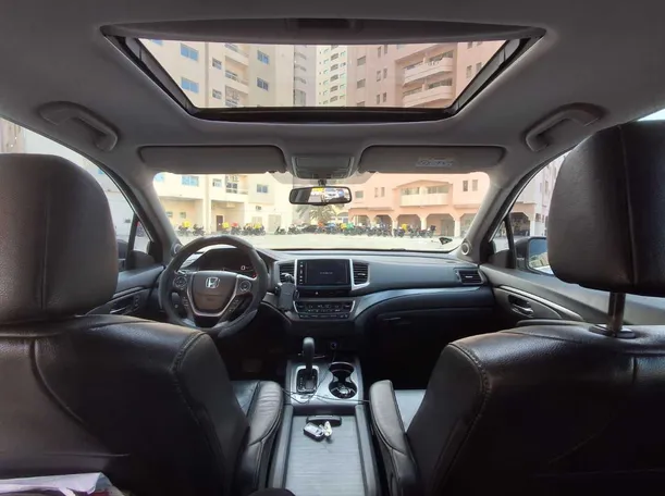 Car image 15