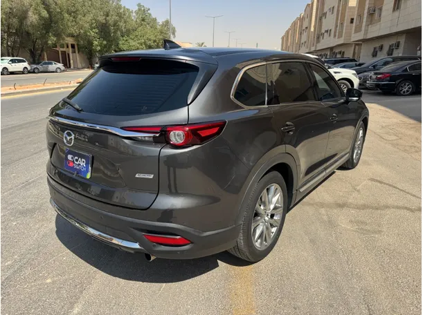Car image 5