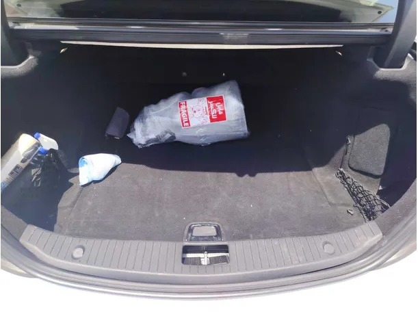 Car image 29