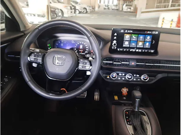 Car image 16