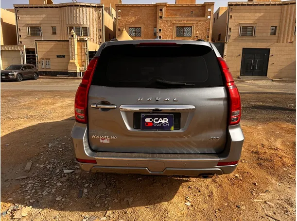 Car image 6