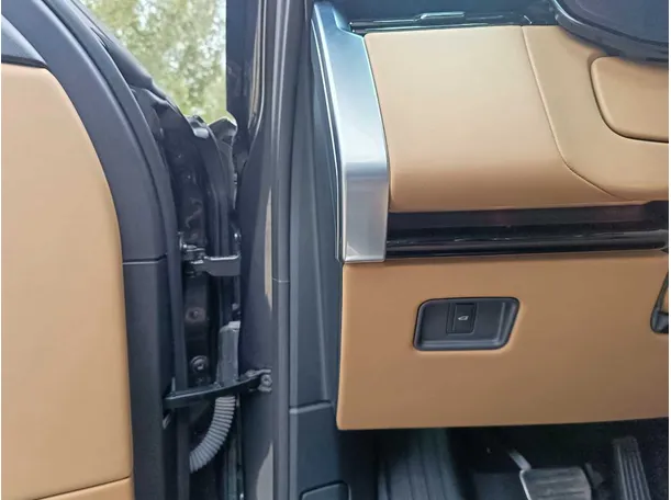 Car image 38