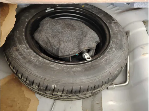 Car image 28