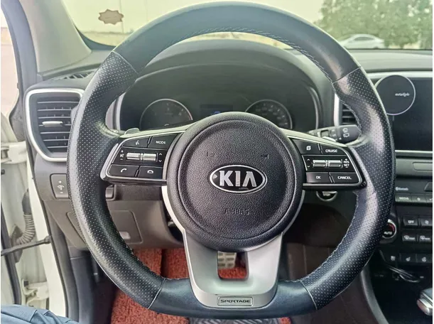 Car image 22