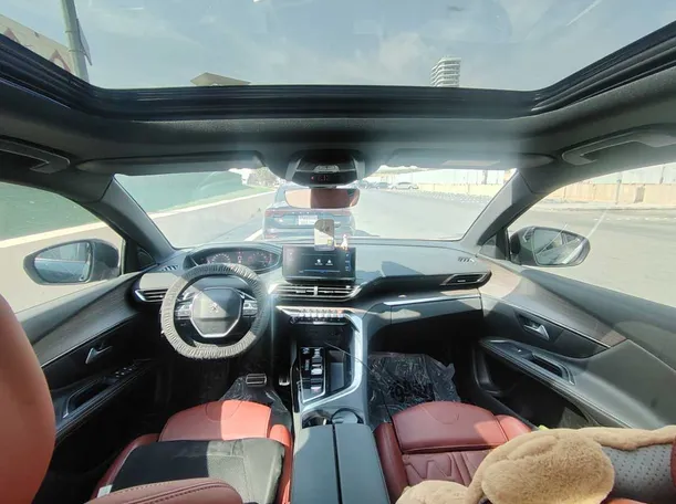 Car image 18