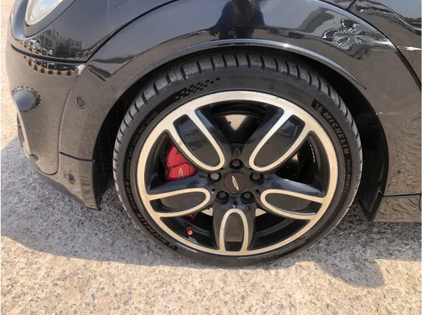 Car image 10