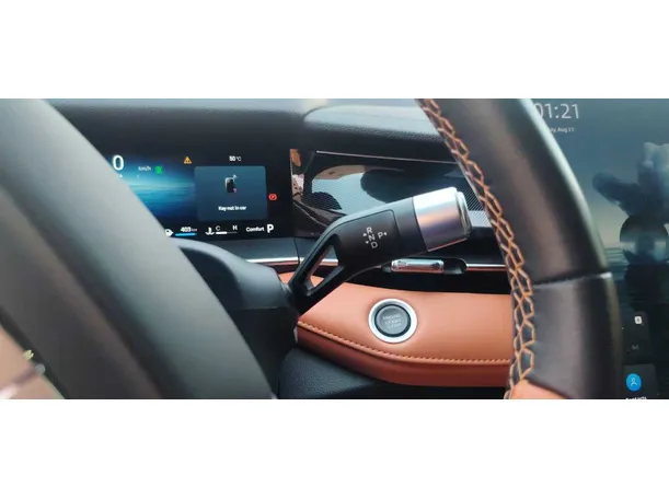 Car image 26