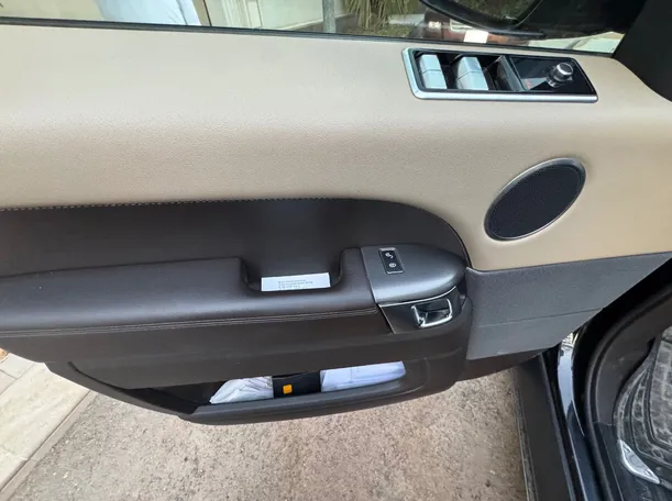 Car image 25