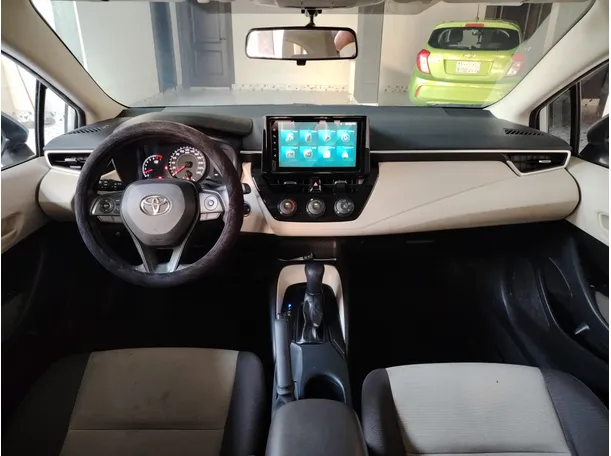 Car image 19