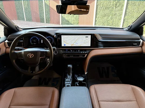 Car image 17