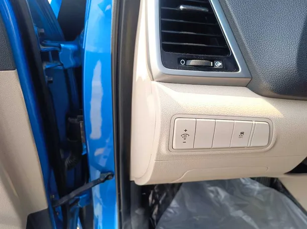Car image 31
