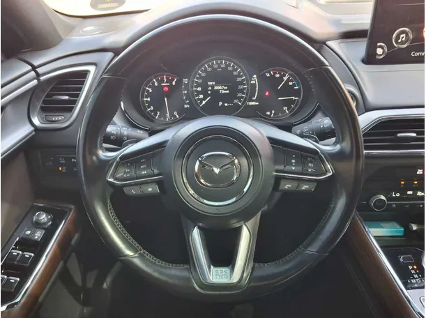 Car image 17