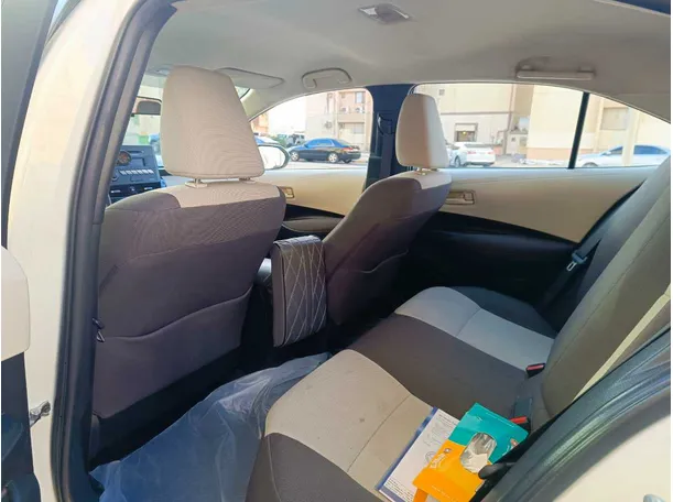 Car image 18