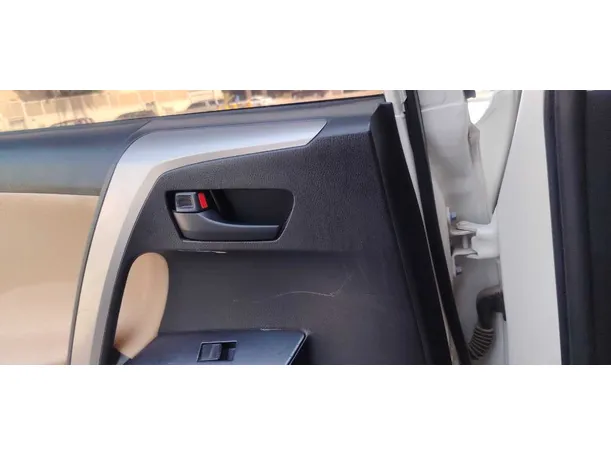 Car image 26