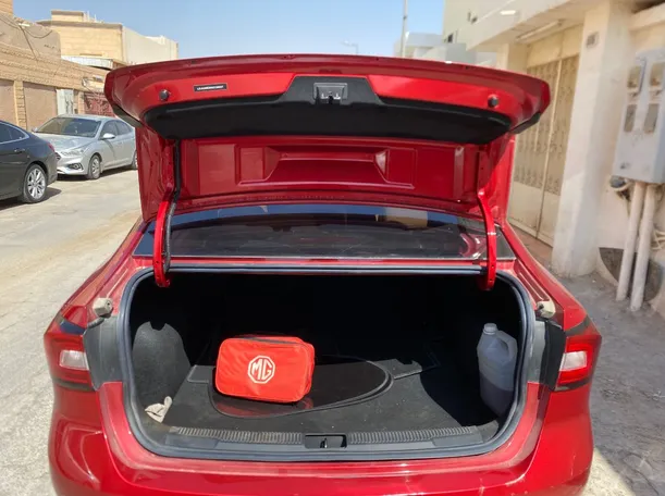 Car image 17