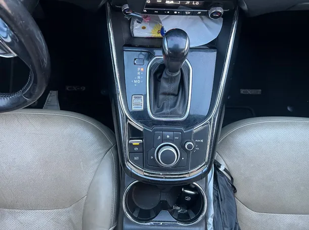 Car image 17