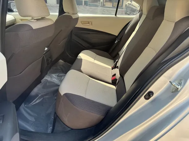 Car image 12